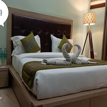Oyo 74401 Aster Garden Suites Gurgaon Exterior photo