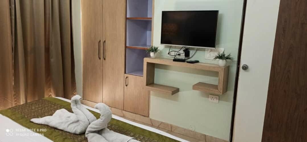 Oyo 74401 Aster Garden Suites Gurgaon Exterior photo